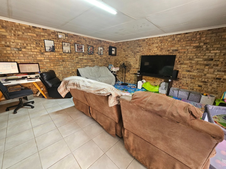 8 Bedroom Property for Sale in Potchefstroom Rural North West